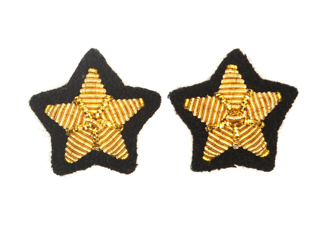 WW1 WW2 Riproduzione Stellette Regio Esercito Italiano 20 mm con ricamo in canottiglia oro su panno nero.