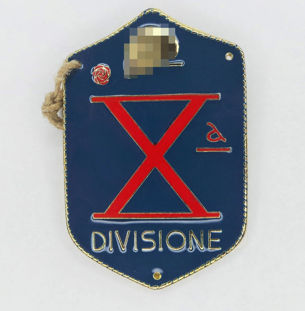 WW2 - X -  Riproduzione Scudetto metallico della X Divisione in uso nel periodo storico dal 1943 al 1945
