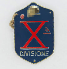 Carica l&#39;immagine nel visualizzatore di Gallery, WW2 - X -  Riproduzione Scudetto metallico della X&#39;...... Divisione in uso nel periodo storico dal 1943 al 1945
