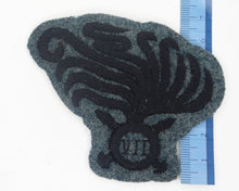 Carica l'immagine nel visualizzatore di Gallery, WW1  Riproduzione Fregio per Berretto Arditi VII Reparto dAssalto del Regio Esercito Italiano h Circa cm 6
