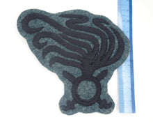 Carica l'immagine nel visualizzatore di Gallery, WW1 Riproduzione Fregio per Berretto Arditi  Reparto d Assalto del Regio Esercito Italiana Altezza 8 cm
