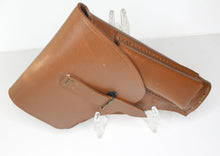 Carica l'immagine nel visualizzatore di Gallery, WW2 Riproduzione Fondina Beretta Mod34 Cuoio per cinturone Sam Browne
