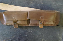 Carica l'immagine nel visualizzatore di Gallery, WW1 WW2 Riproduzione Bandoliera Modello 1897/89 Color Cuoio Regio Esercito Italiano

