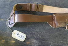 Carica l'immagine nel visualizzatore di Gallery, WW1 WW2 Riproduzione Bandoliera Modello 1897/89 Color Cuoio Regio Esercito Italiano
