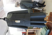 Carica l'immagine nel visualizzatore di Gallery, WW1  Riproduzione Gonna da Dottoressa della Croce Rossa Italiana Regio Esercito Italiano 1915 / 1918
