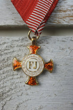 Carica l'immagine nel visualizzatore di Gallery, WW1 Riproduzione Medaglia AustroUngarico Croce dOro Merito 1849 Goldenes Verdienstkreuz
