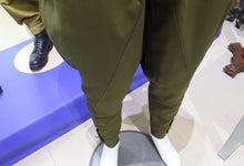 Carica l'immagine nel visualizzatore di Gallery, WW2 Riproduzione Pantaloni Coloniali Verdi Afrika Korps
