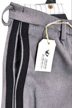 Carica l'immagine nel visualizzatore di Gallery, WW2 Riproduzione Pantalone Modello 1940 Regio Esercito Italiano Colore Grigio Chiaro
