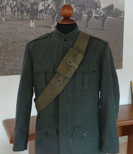 Carica l'immagine nel visualizzatore di Gallery, WW1 WW2 Riproduzione Bandoliera Ufficiale Medico Antichizzata Marrone Regio Esercito Italiano
