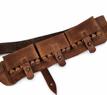 Carica l'immagine nel visualizzatore di Gallery, WW1 Riproduzione Bandoliera Mod. 1874/89 Per Pistola Bodeo  Colore Cuoio Regio Esercito Italiano.
