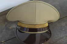 Carica l'immagine nel visualizzatore di Gallery, POST WW2 RIPRODUZIONE BERRETTO TESA UFFICIALE CC.ANNI '70 PER UNIFORME COLOR CACHI
