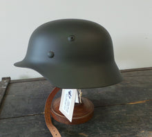 Carica l'immagine nel visualizzatore di Gallery, WW2 Riproduzione Elmetto Esercito Tedesco Mod 35/40
