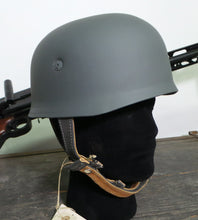 Carica l'immagine nel visualizzatore di Gallery, WW2 Riproduzione Elmetto Paracadutista Esercito Tedesco M38

