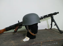 Carica l'immagine nel visualizzatore di Gallery, WW2 Riproduzione Elmetto Paracadutista Esercito Tedesco M38
