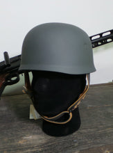 Carica l'immagine nel visualizzatore di Gallery, WW2 Riproduzione Elmetto Paracadutista Esercito Tedesco M38
