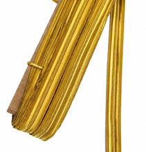 Carica l'immagine nel visualizzatore di Gallery, Gallone dEpoca in Filo Metallico Dorato  Altezza 15 mm
