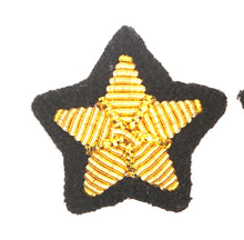 Carica l'immagine nel visualizzatore di Gallery, WW1 WW2  Riproduzione Stellette Regio Esercito Italiano 17 mm con ricamo in canottiglia oro su panno nero.

