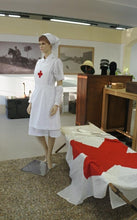 Carica l&#39;immagine nel visualizzatore di Gallery, WW2 Riproduzione Volontaria Crocerossina Croce Rossa Italiana 1934 1945
