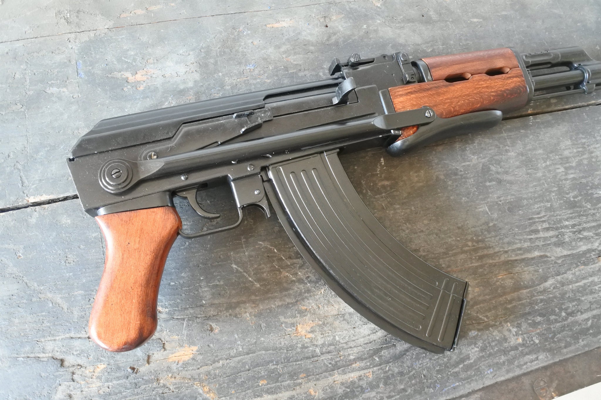 Riproduzione Simulacro Ak-47 Kalashnikov Calcio Mobile – Lo Stile