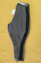 Carica l&#39;immagine nel visualizzatore di Gallery, WW2 Riroduzione. Pantalone 1940 Gabardine Cavallerizza Riga Cobalto-Farmacista-
