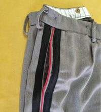 Carica l&#39;immagine nel visualizzatore di Gallery, WW2 Riproduzione Pantalone 1940 Gabardine Cavallerizza Riga Rossa  Regio Esercito Italiano
