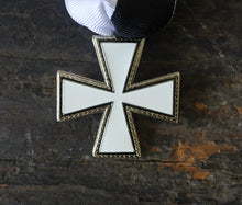 Carica l&#39;immagine nel visualizzatore di Gallery, WW2 Riproduzione Medaglia Croce Di Ghiaccio Campagna Russia Regio Esercito Italiano
