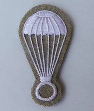 Carica l&#39;immagine nel visualizzatore di Gallery, WW2 Riproduzione Fregio Paracadutisti Regio Esercito Italiano
