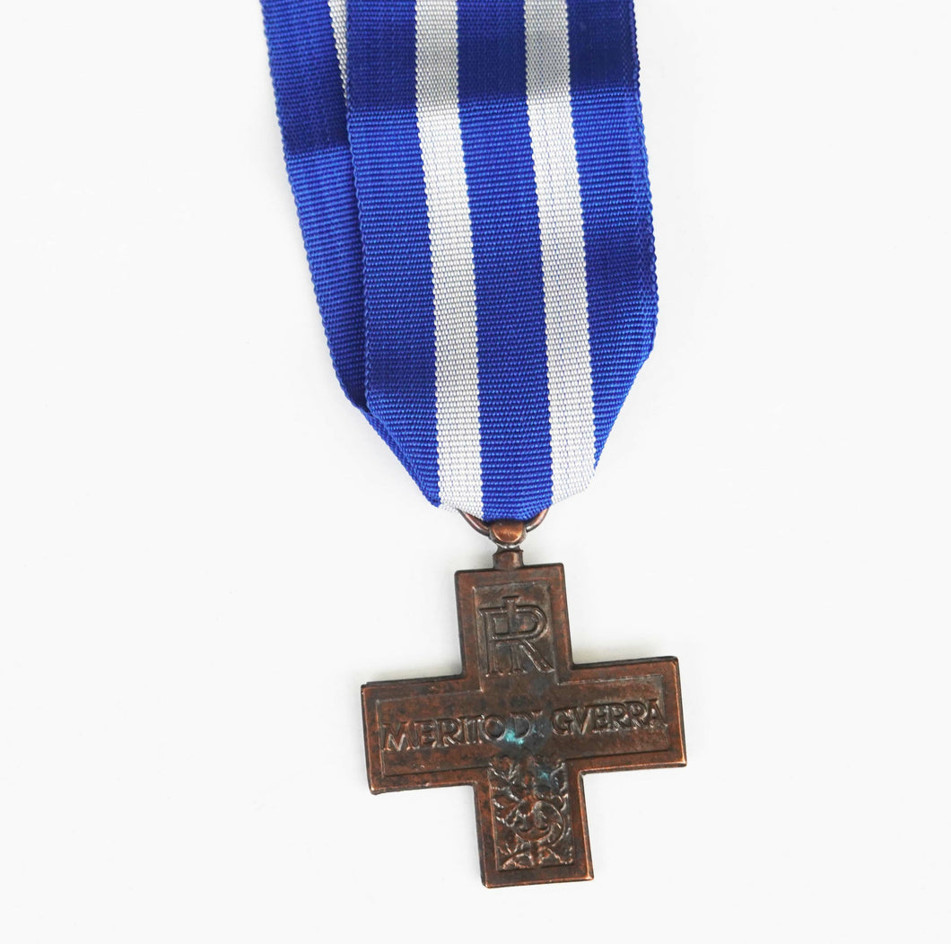 Pos WW2 Riproduzione Croce al Merito di Guerra (RI)