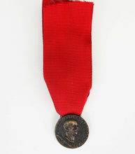 Carica l&#39;immagine nel visualizzatore di Gallery, WW2 Riproduzione Medaglia Commemorativa del Decennale Crocera Aerea
