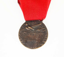 Carica l&#39;immagine nel visualizzatore di Gallery, WW2 Riproduzione Medaglia Commemorativa del Decennale Crocera Aerea

