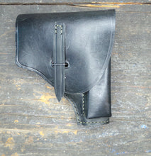Carica l&#39;immagine nel visualizzatore di Gallery, WW2 Riproduzione Fondina Beretta Mod34 Colore Nero per cinturone Sam Browne
