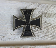 Carica l&#39;immagine nel visualizzatore di Gallery, WW1 Riproduzione Medaglia Croce Di Ferro Prima Classe 1914
