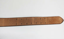 Carica l&#39;immagine nel visualizzatore di Gallery, WW2 Riproduzione Cinturone Marrone Es. Tedesco con Fibbia due punte
