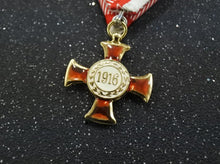 Carica l&#39;immagine nel visualizzatore di Gallery, WW1 Riproduzione della medaglia Croce oro al merito Goldenes Verdienstkreuz
