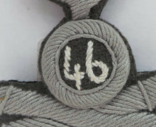Carica l&#39;immagine nel visualizzatore di Gallery, WW1 Riproduzione Ufficiale Sottufficiale e truppa Artiglieria da Campagna fregio per berretto Regio Esercito
