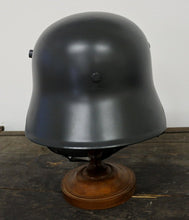 Carica l&#39;immagine nel visualizzatore di Gallery, WW1 Riproduzione Elmetto Stahlhelm M1918 Cut Out Esercito Tedesco
