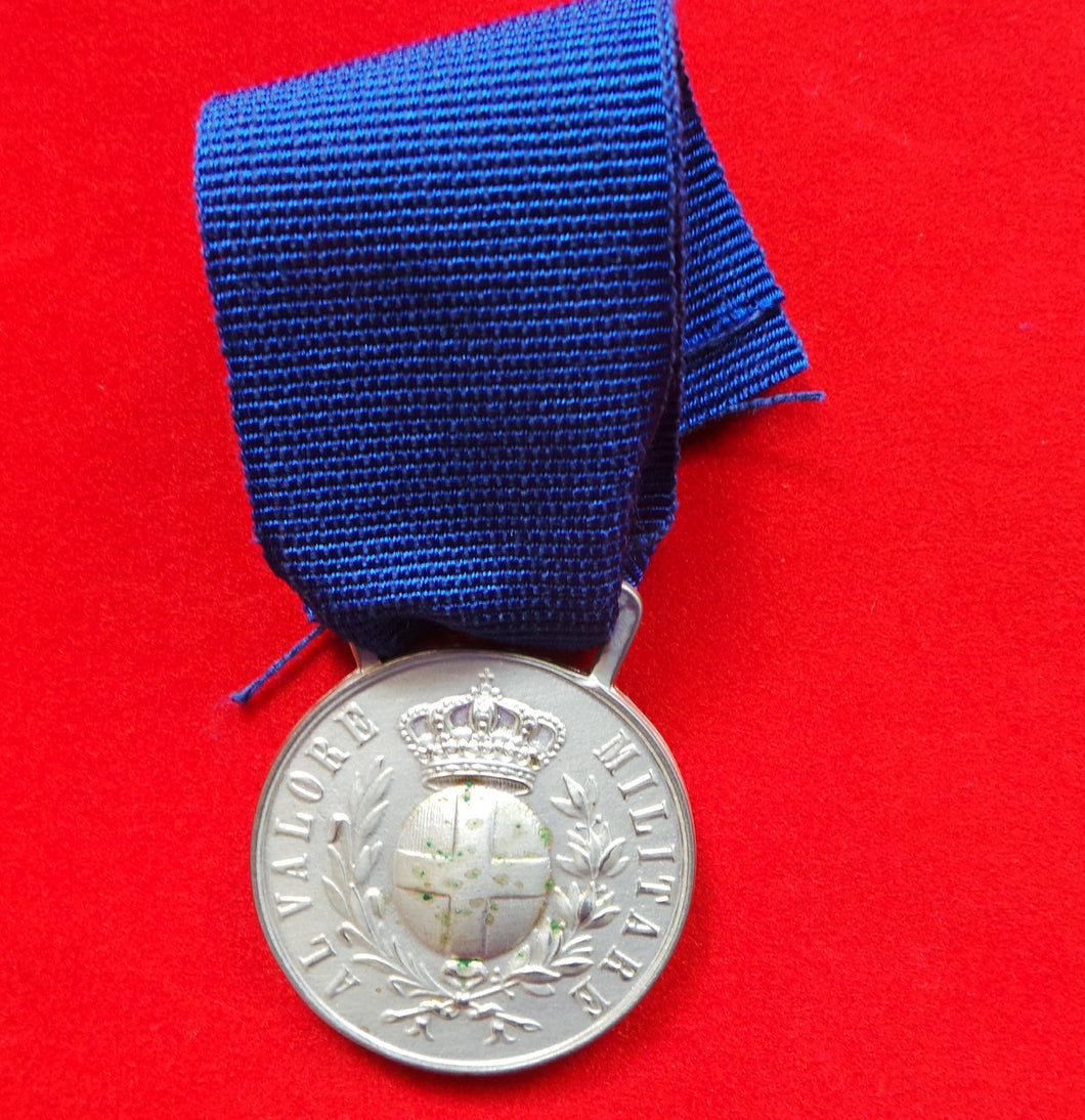WW1 WW2 Riproduzione Medaglia al Valore Militare Argento Antichizzata  Regio Esercito Italiano