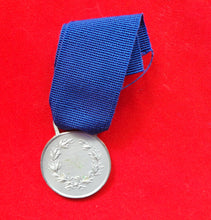 Carica l&#39;immagine nel visualizzatore di Gallery, WW1 WW2 Riproduzione Medaglia al Valore Militare Argento Antichizzata  Regio Esercito Italiano
