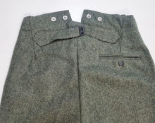 Carica l&#39;immagine nel visualizzatore di Gallery, WW2 Riproduzione Pantalone Esercito Tedesco mod 40 Colore feld-grau/Grün
