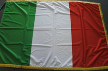 Carica l&#39;immagine nel visualizzatore di Gallery, Bandiera Italiana Frange Oro
