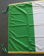 Carica l&#39;immagine nel visualizzatore di Gallery, Bandiera Italiana Frange Oro
