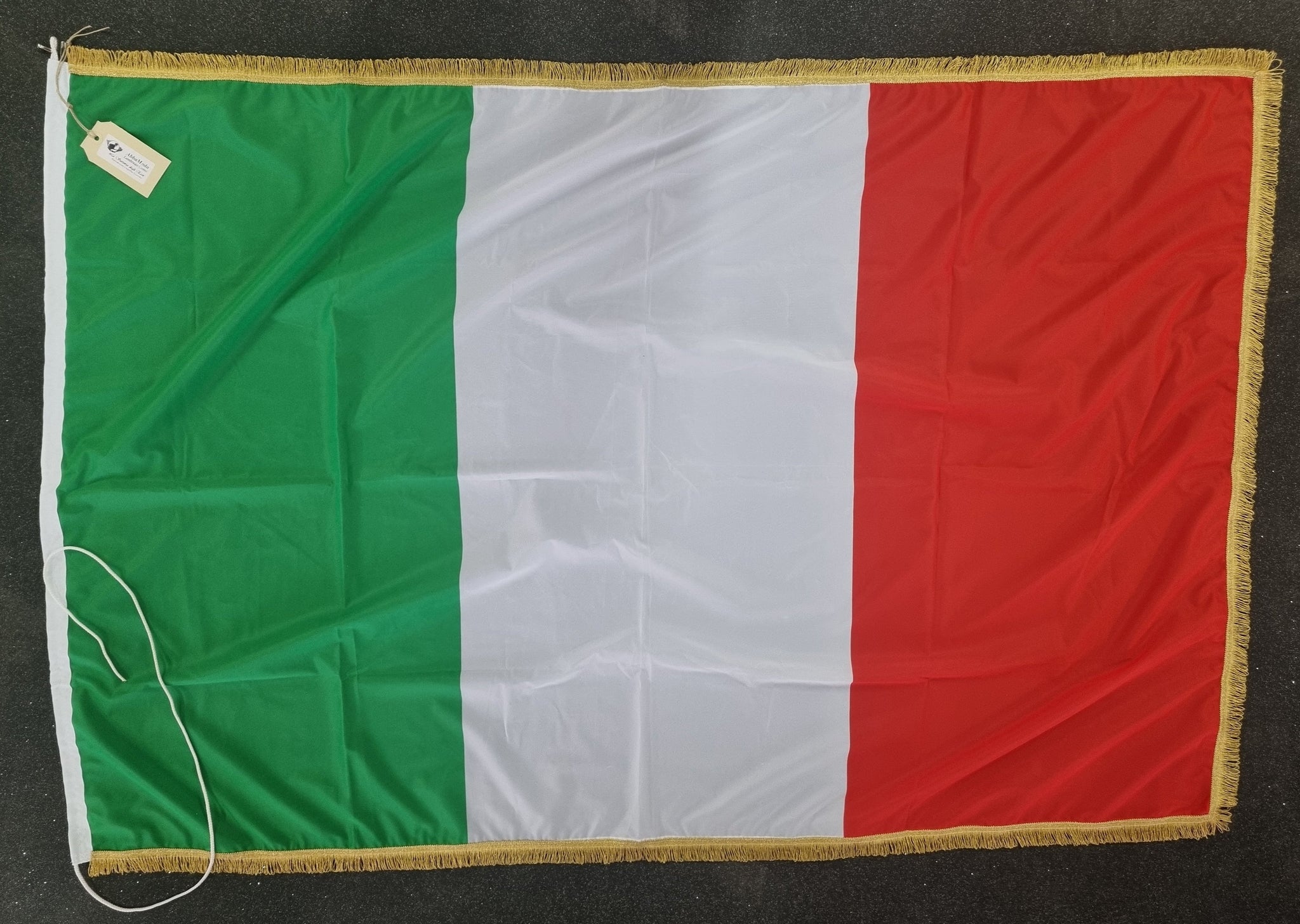 Bandiera Italiana con Frangia Colore Oro cm. 100X150 – Lo Stile