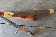 Carica l&#39;immagine nel visualizzatore di Gallery, WW1 Riproduzione Baionetta in Resina  Modello 91 a T Estraibile

